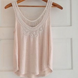 Tank top with white design